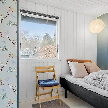 Lyst Og Romantisk Sommerhus Taet Pa Stranden Сasa de vacaciones Stege