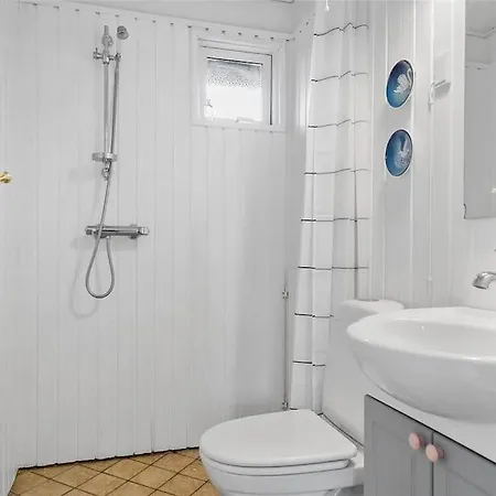 Lyst Og Romantisk Sommerhus Taet Pa Stranden Сasa de vacaciones Stege