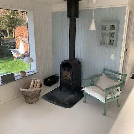 Lyst Og Romantisk Sommerhus Taet Pa Stranden Сasa de vacaciones *